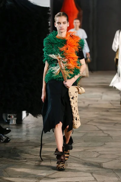 Look 9
